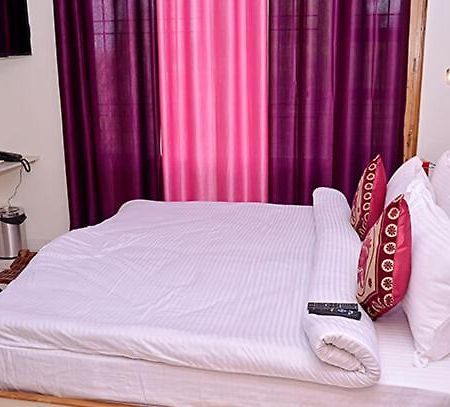 Ellays Dream Resort Kasauli Exteriör bild