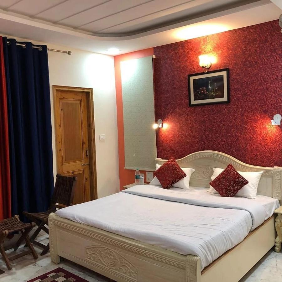 Ellays Dream Resort Kasauli Exteriör bild